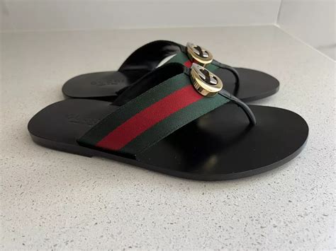 gucci flip flops sus.